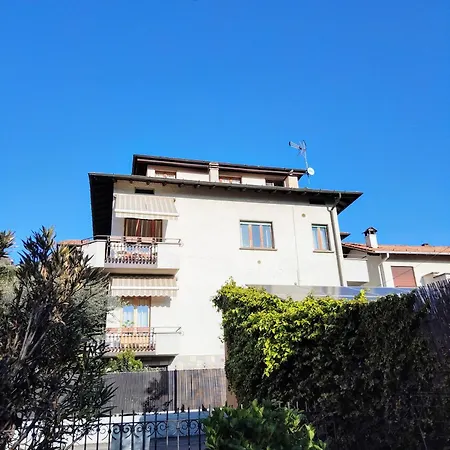 La Mansardina Apartment *